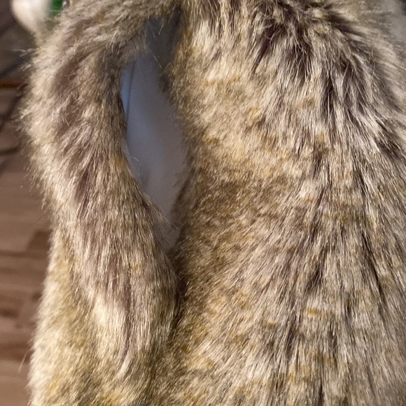 Reversible Faux Fur & Off White Jacket by Weatherproof Garment Company XL - Picture 6 of 11